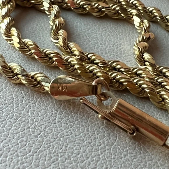 14K YELLOW GOLD VINTAGE DIAMOND CUT ROPE CHAIN NECKLACE UNISEX APROX. 18” LONG - Picture 8 of 16